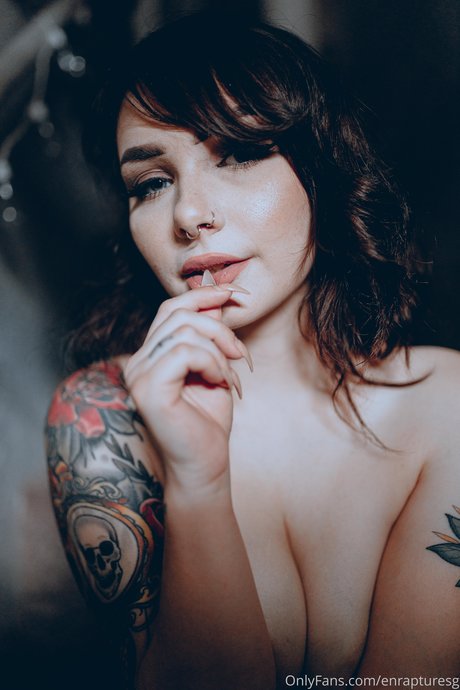 _Elise Tails kunst sexy bilder