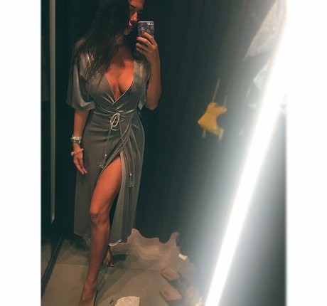 anna slutskaya111 schöne akt bild