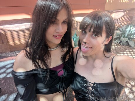 Nyxi Leon nacktheit pornostar archiv