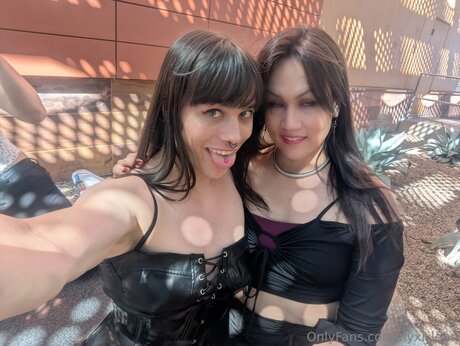 Nyxi Leon perfekte nackten galerien