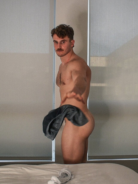 Thomas Mathew M model freie archiv