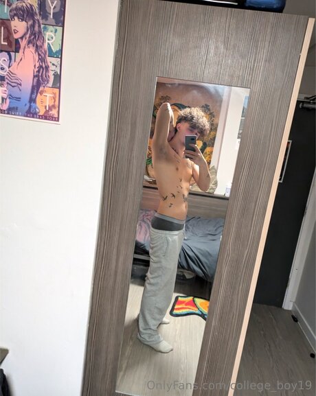 College Boy19 porno sexy foto