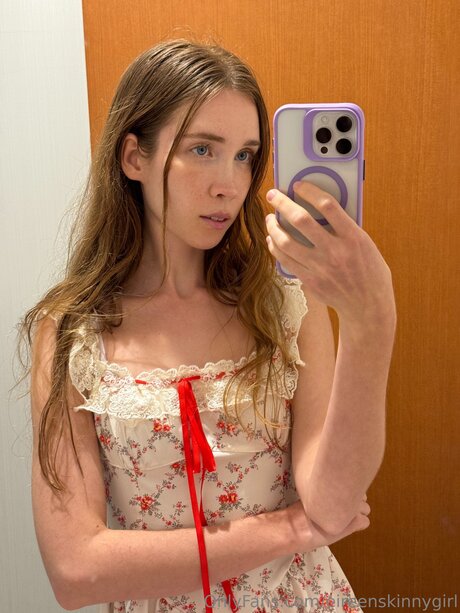 Eireenskinnygirl exklusive sex galerie