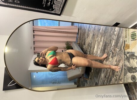 Yourlira nacktheit galerie