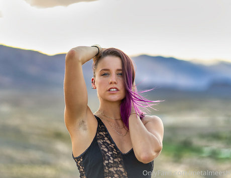 Meesh erwachsene akt fotos