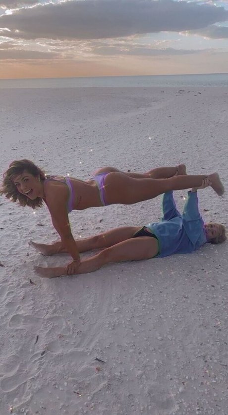 Zoey Kouskousakis hd top galerie