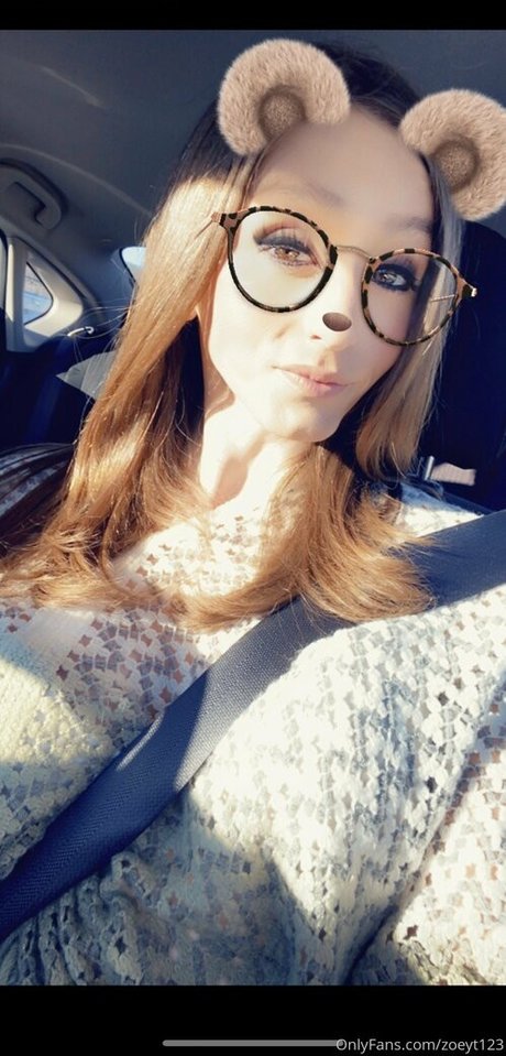 Zoeyt123 erotische erwachsene bilder