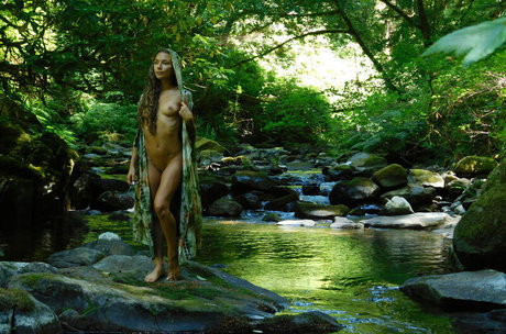 Adelinacortezz sexy kunst galerie