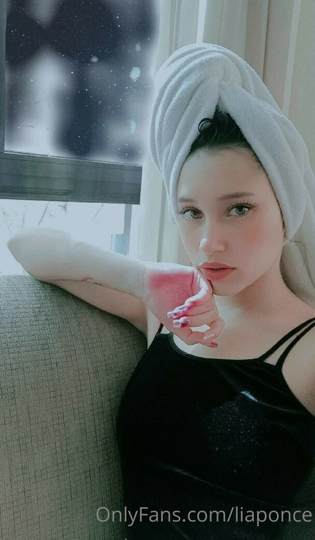 Lia Ponce porno erwachsene bild