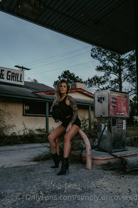 Simplyuncovered Jessie P schauspielerin exklusive galerie