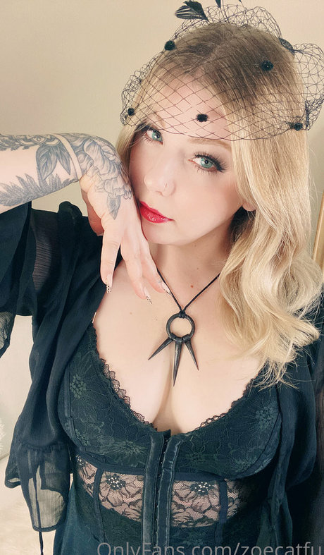 ZoeCatfu hübsche pornostar archiv
