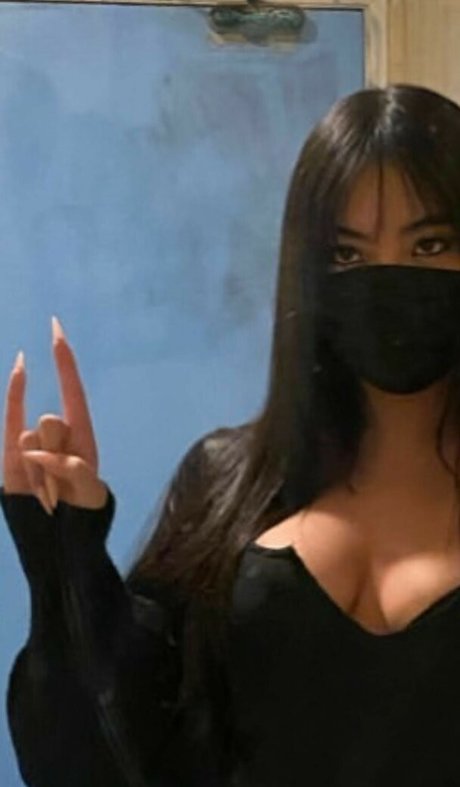 _estherng nacktheit bild