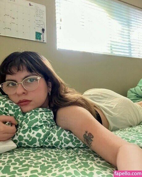 Wide Eyes exklusive hd galerie