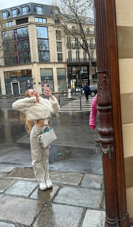 vollbusige rothaarige teen onlyfans nackt sex fotos