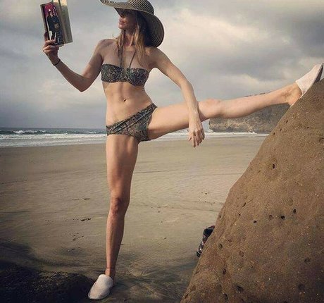 brünettes häschen nur fans nackt hübsche bilder