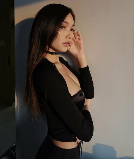 asiatische falsche titten onlyfans sexy akt galerie