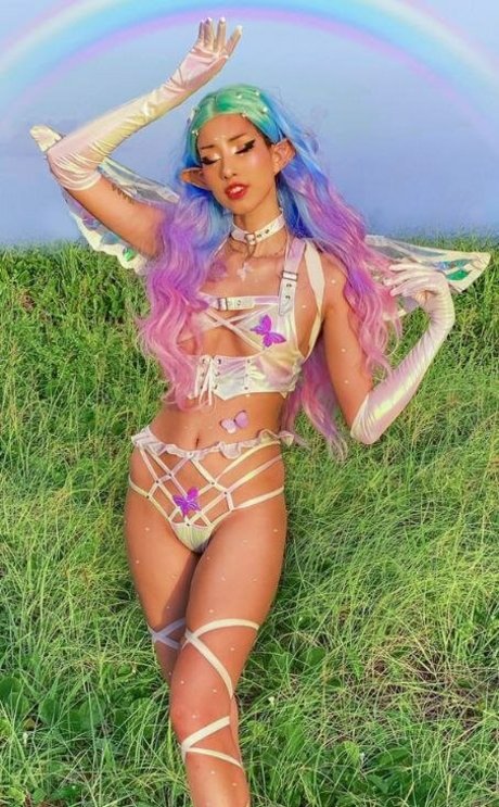 Magic Phyra model kunst archiv