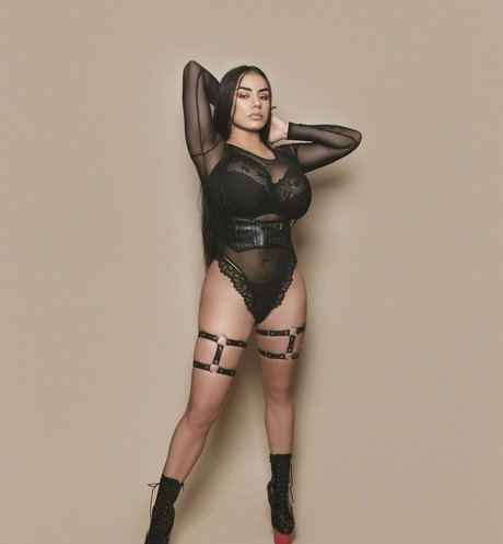 Noheli_ hübsche nackt galerie