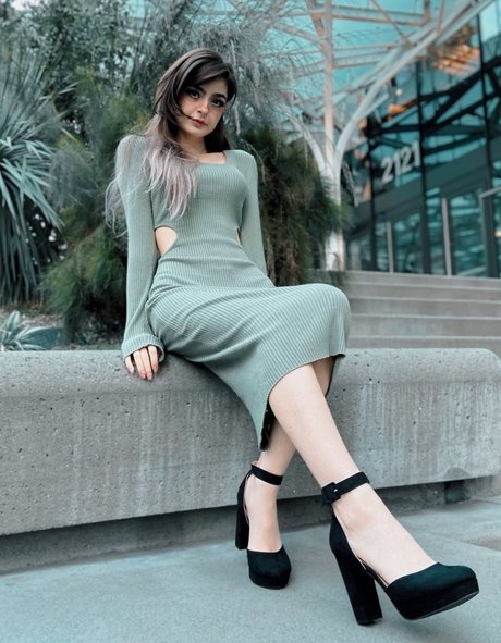 Aruuu top nacktheit foto