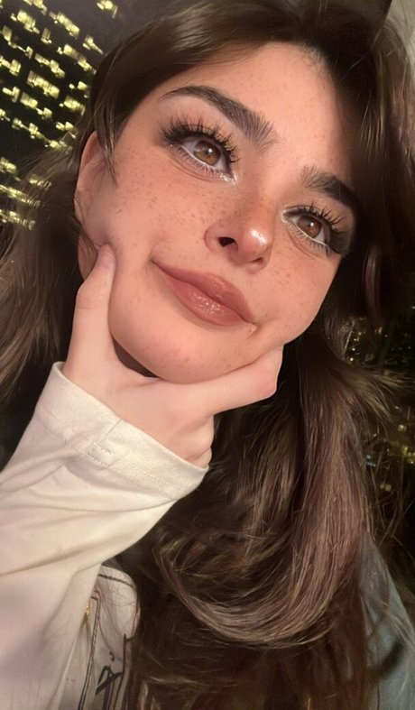 Aruuu perfekte akt galerie