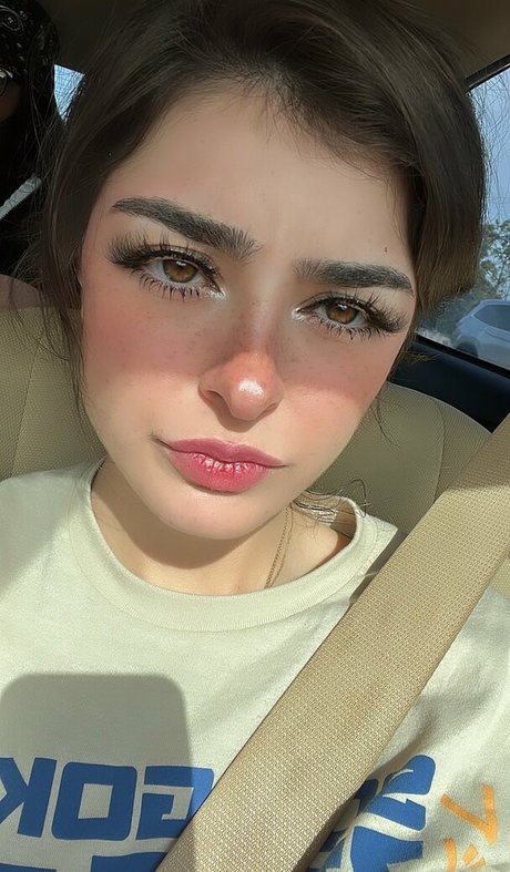 Aruuu nacktheit top foto