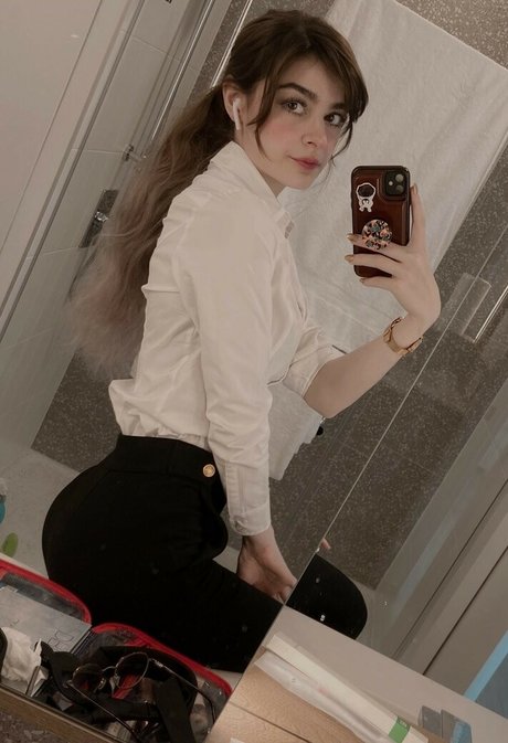 Aruuu xxx erotische galerie