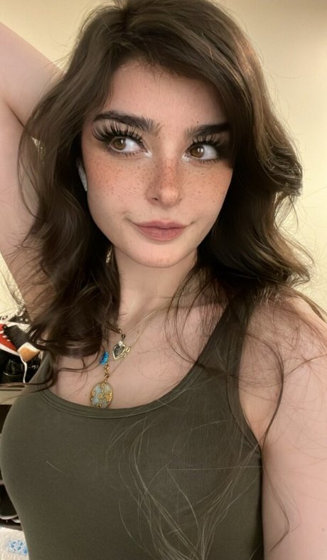 Aruuu nackten pornostar bilder