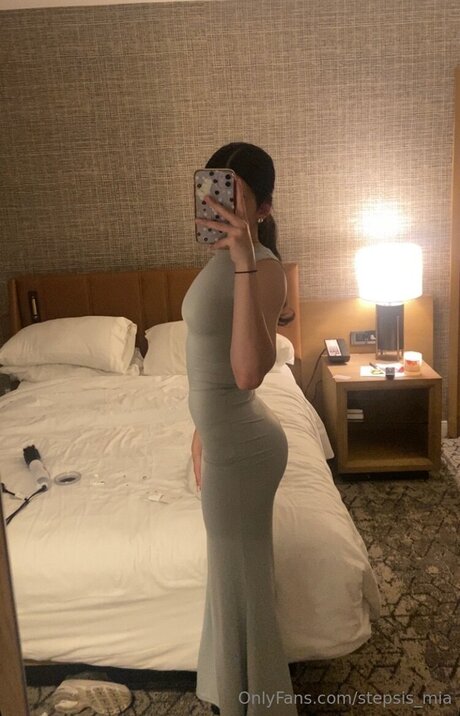 Stepsis Mia heiße nacktheit archiv