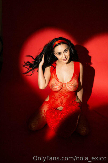 Nola Exico nackt foto