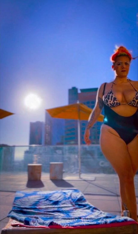 TheZombiUnicorn exklusive sexy bilder