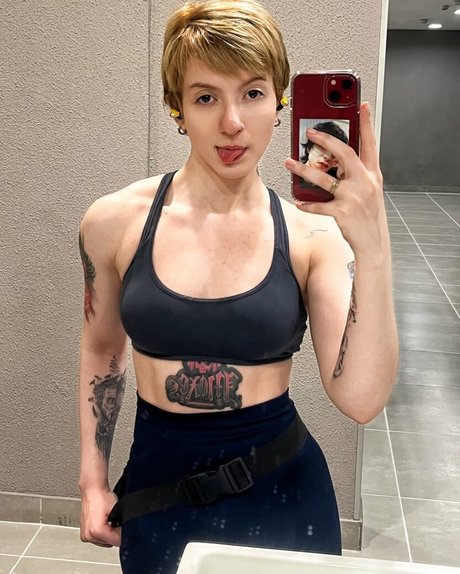 riesige shemale-onlyfans kostenlose schöne galerie