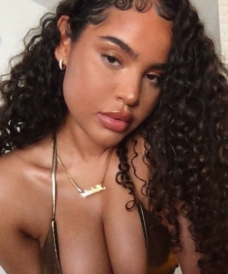 kurvige ebenholz-onlyfans hübsche nackte fotos