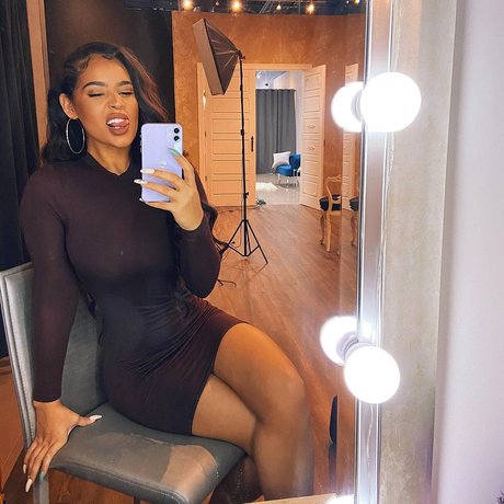 Malaika Terry kunst erwachsene archiv