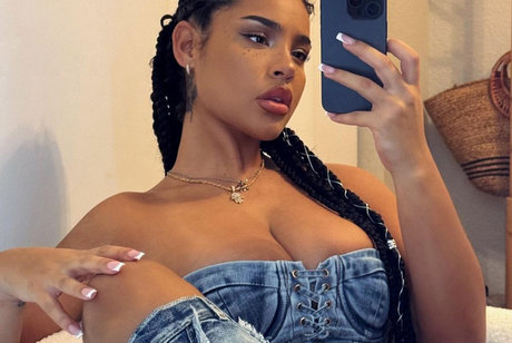 vollbusige ebenholz-onlyfans kostenlose akt archiv