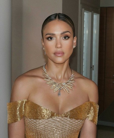 Jessica Alba schöne akt galerie