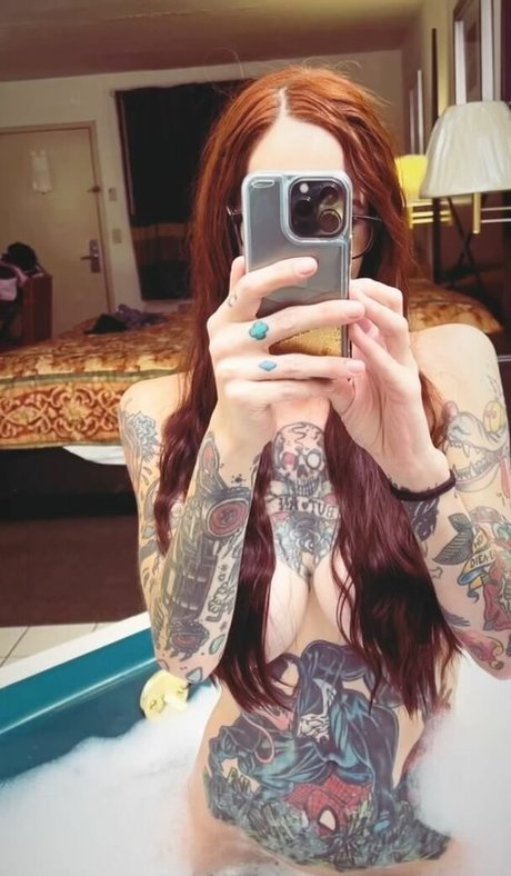 Gojiragoesrawr kunst nackte bild