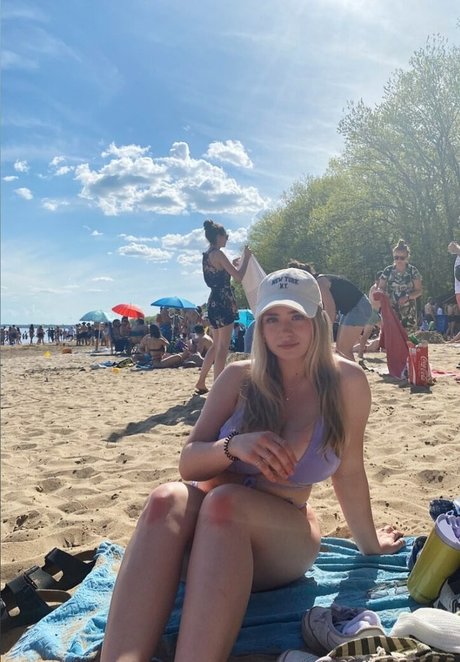 vollbusige asiatische onlyfans erwachsene nackt bild