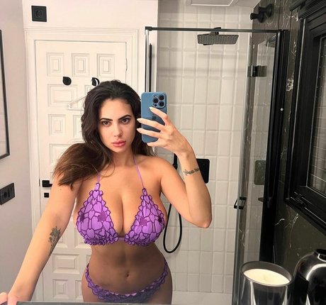 Sannatorr nackt hübsche foto