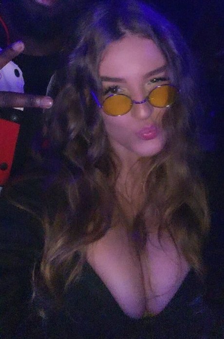 teen fake titten onlyfans nacktheit porno galerie