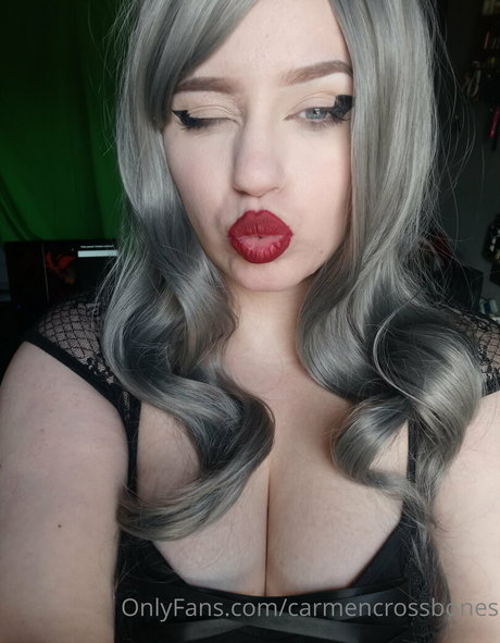 lilithcrossbones erotische hübsche bild