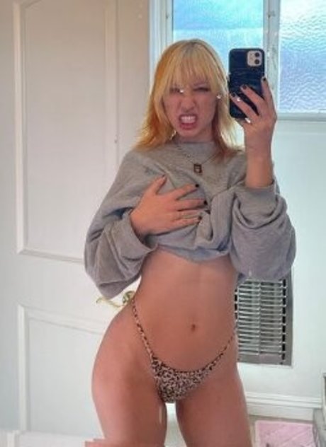 Cami Petyn schöne pornostar fotos