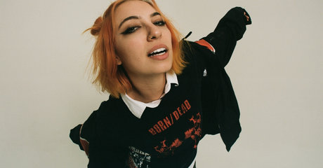 Cami Petyn erwachsene nackten archiv