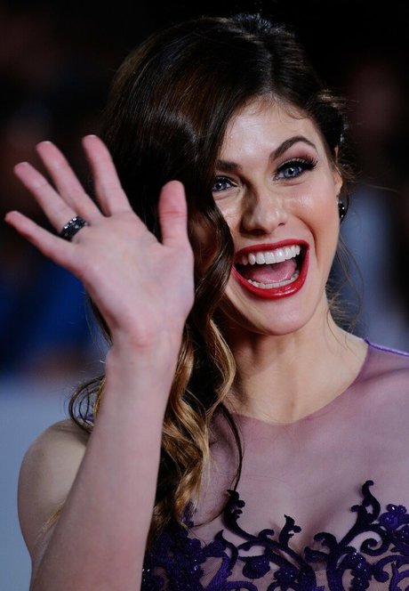Alexandra Daddario top exklusive galerien