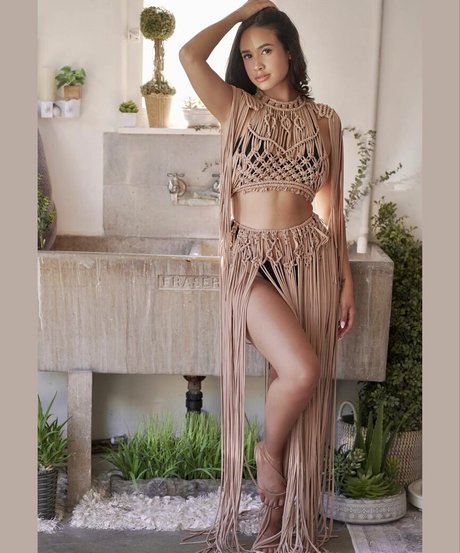 Emily Tosta kostenlose nackten foto