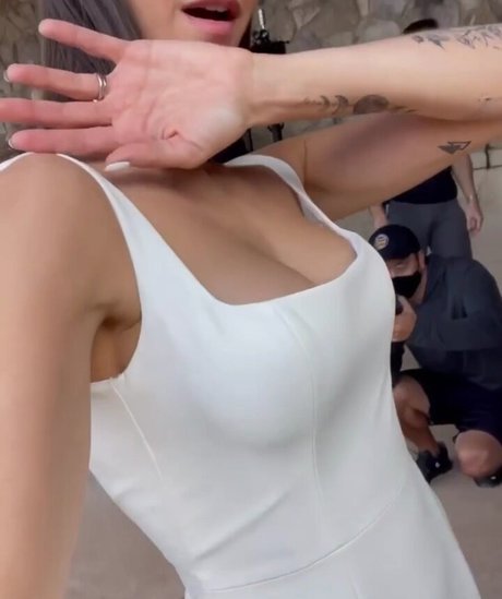 Nina Dobrev pornostar sexy galerien