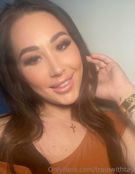 TrainWithTay xxx akt foto