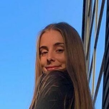 Elora Gummerson top nackten bild