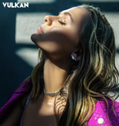 Madison Iseman erwachsene top archiv