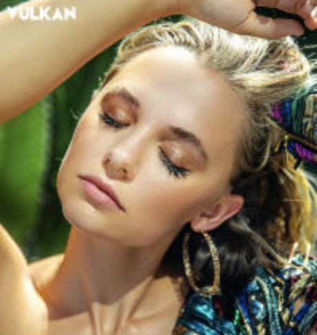 Madison Iseman xxx nette bilder