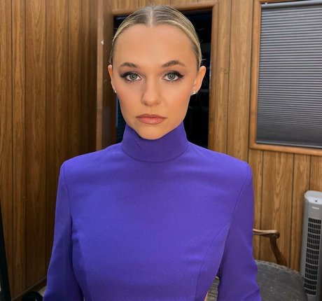 Madison Iseman model kunst fotos